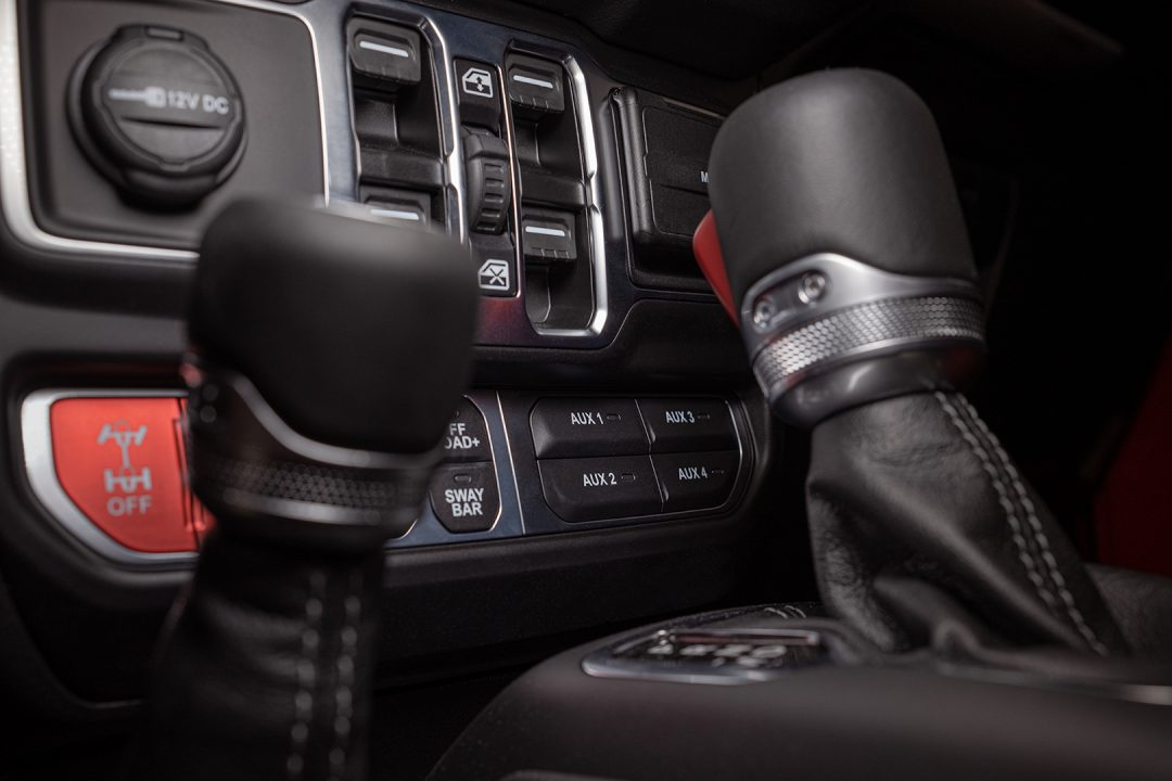 Z-Automotive 6BE581X9AE interruttori AUX Wrangler JL argento